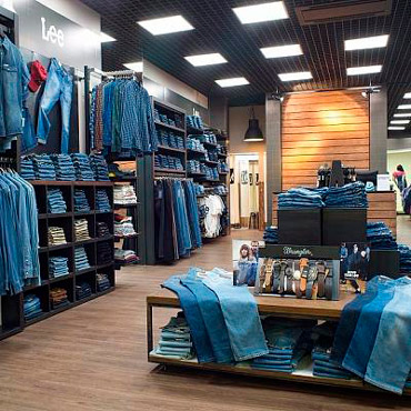 Сезонная распродажа в «Lee Wrangler» Сезонная распродажа в «Lee Wrangler»
